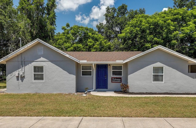 Winter Haven Vacation Rental w/ Patio & Gas Grill!