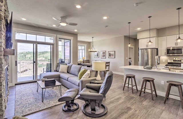 Winter Park Condo w/ Fireplace - 4 Mi to Slopes!