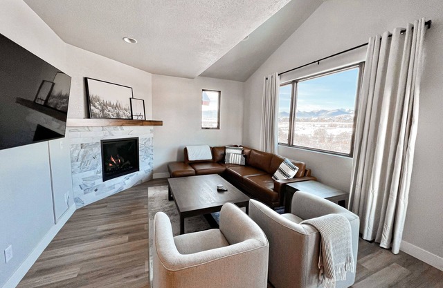 Winter Park/ Grandby Mountain Home NEW w/scenic views!
