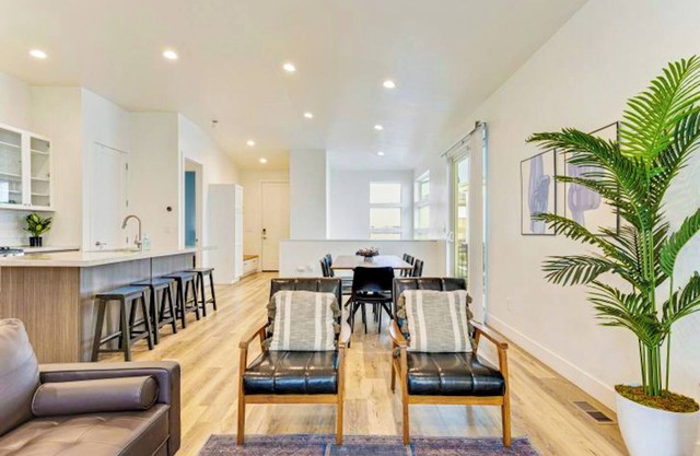 Winter Retreat-Hot Tub, Shuffle Board, Pool Table