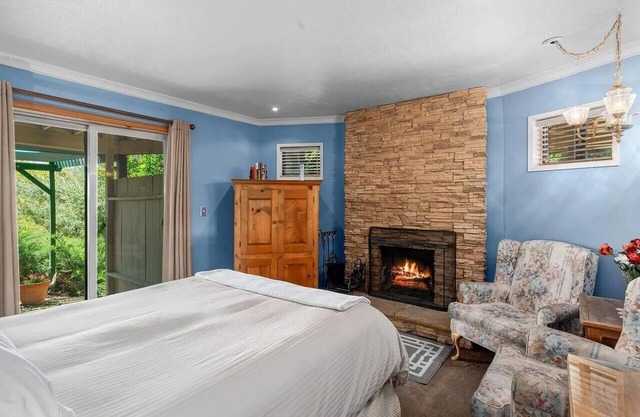Winter Room @ Eaglenest Inn w/ Pool & SPA