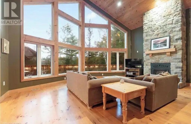 Winter Wonderland! Summer cottage that is also great in the winter.