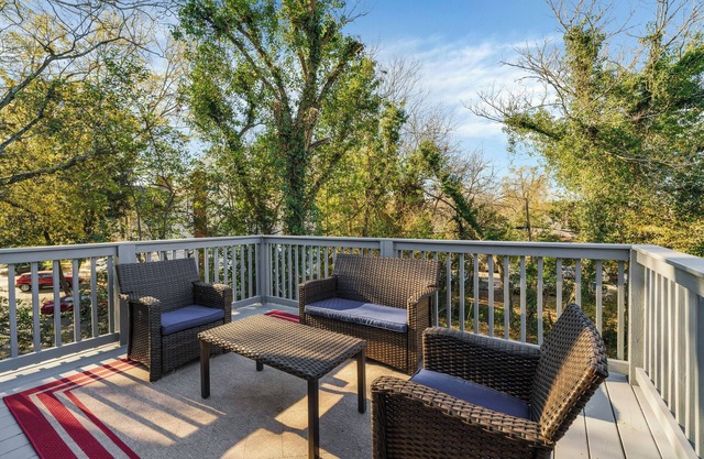 Winthrop Views: Trendy 2-BD Loft