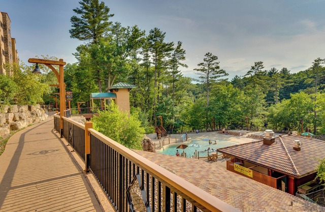 Wisconsin Dells Condo w/Pool & Resort Amenities!