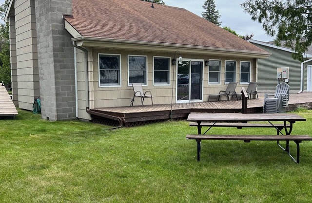 Wiseman Cottage on Hubbard Lake