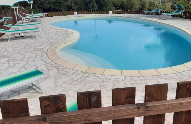 Wisteria apartment with pool, solarium sea view