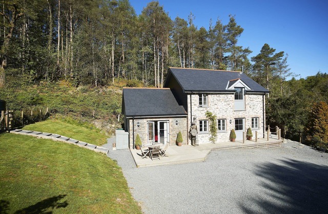 Wisteria Cottage - a beautiful property sleeping 4 guests