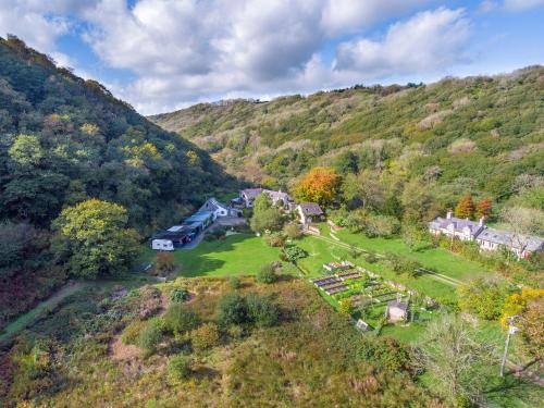 Wisteria Lodge - Cottage