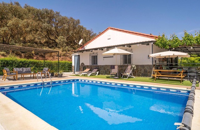With breathtaking views in the middle of nature, this spacious and family vacation home with swimmin