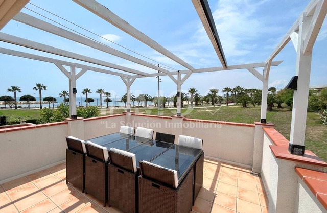 With outdoor terrace and sea views Apartment in Edif. Alba de Cambrils