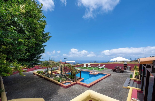 Mit Pool und Grill - Villa Roque