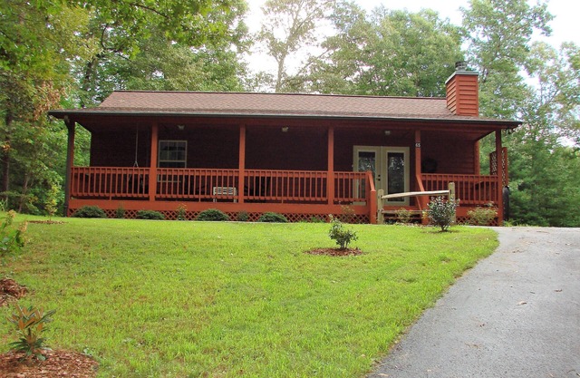 Wodhaven - 2 Bedroom one level cabin