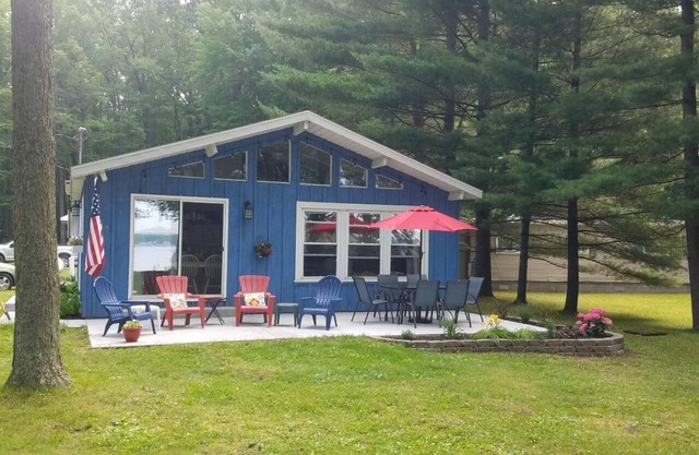 Wolf Lake Cottage mit einer fabelhaften Aussicht auf den schönen Wolf Lake!