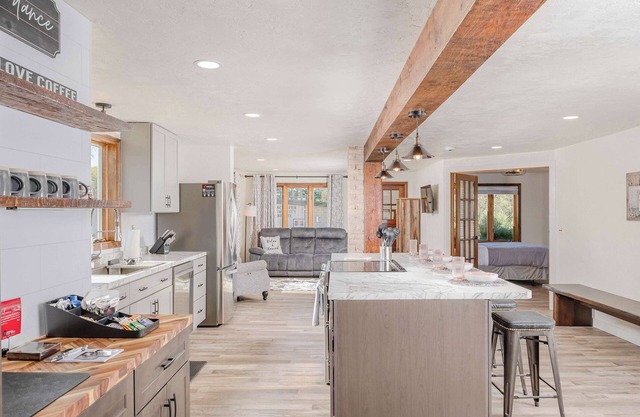 Wolf River Retreat - Sleeps 14