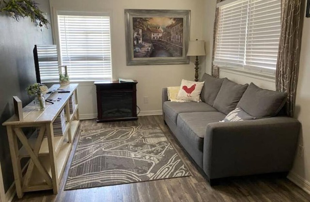 Wolflin Hideaway Conveniently located off I-40