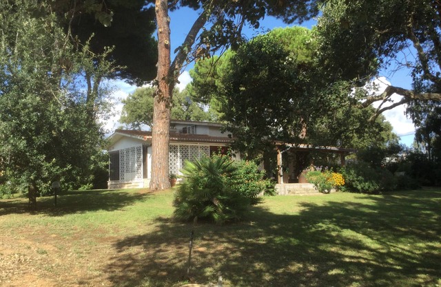 Wunderschöne Villa mit Park zwischen Meer und See