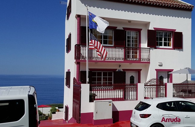 Wonder House Ponta Delgada, São Miguel, with sea view up to 16pax