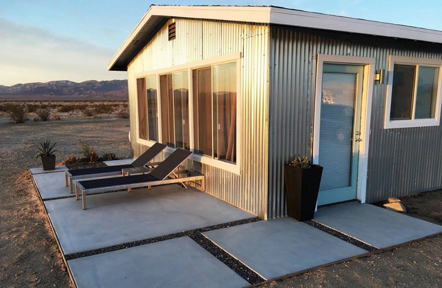 NEU! Wonder Valley Sky - Ein wunderschönes modernes Joshua Tree Retreat