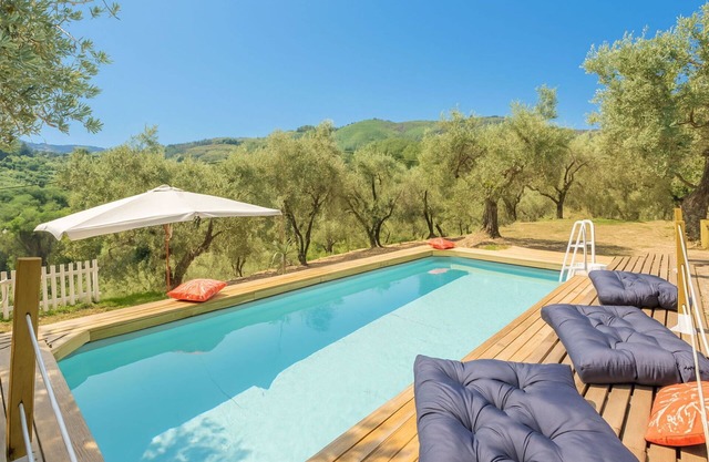 Alleinstehendes Ferienhaus mit W-LAN, Klimaanlage, privatem Pool, TV, Panoramablick, Parkplatz