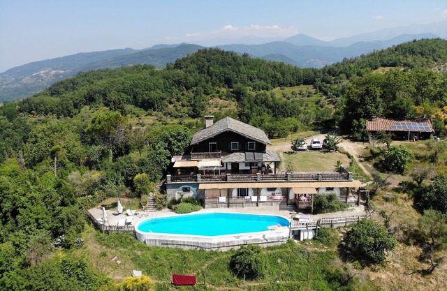 wunderbare Chalets in der unberührten Natur von Norden der Toskana, privatem Pool & SPA