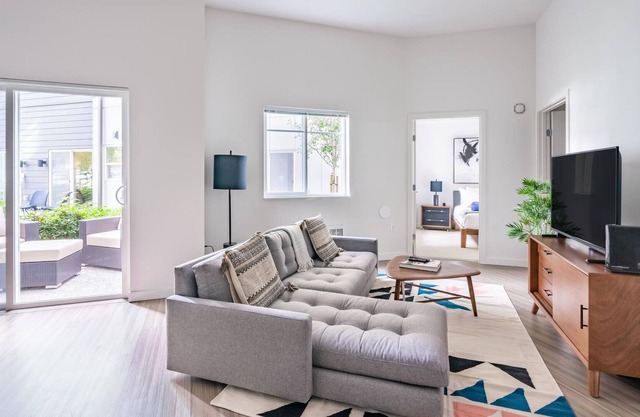 Wonderful 1BR in Redmond, Rooftop + Pet-Friendly
