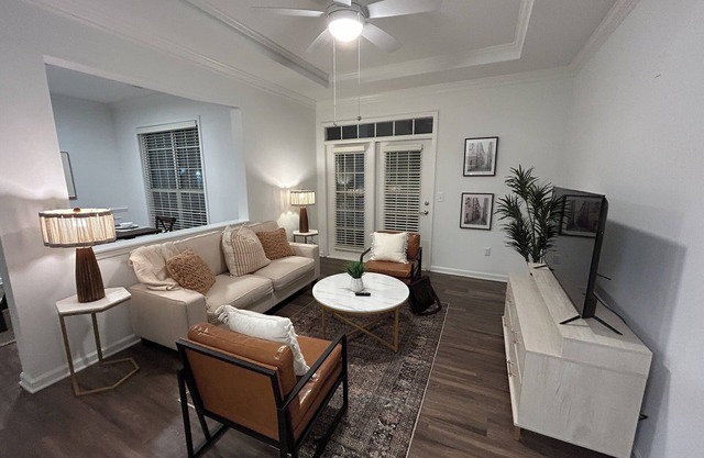Wonderful 2-Bedroom 2-Bath apartment with Attached Garage in Alpharetta