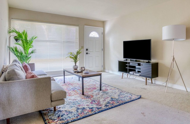 Wonderful 2BR in San Jose, Parking + Pet-Friendly