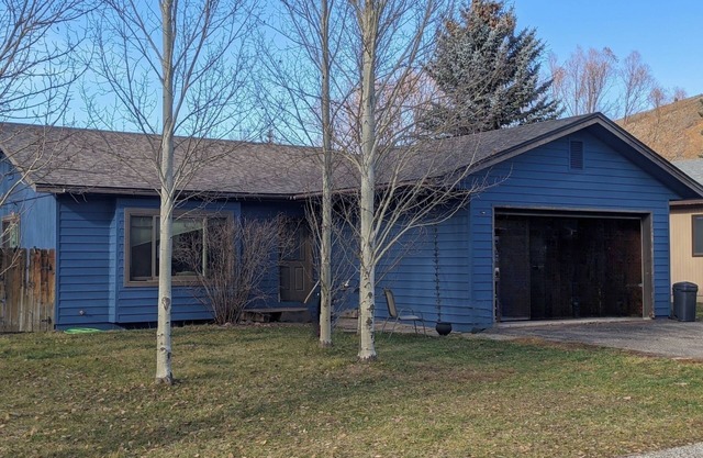 Cozy 3 bedroom home in quiet neighborhood with WIFI in Jackson Hole, Wyoming