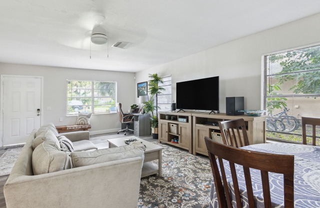Wonderful 3bdr cottage, 5mins from beach