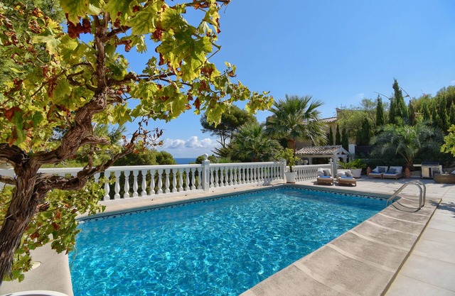 Wunderschöne und komfortable Villa in Javea, Costa Blanca, Spanien mit privatem Pool für 6 Personen