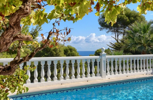 Wunderschöne und komfortable Villa in Javea, Costa Blanca, Spanien mit privatem Pool für 4 Personen