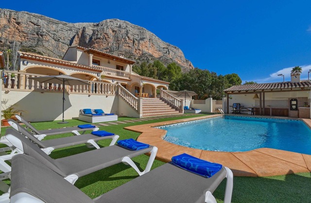 Wunderschöne und komfortable Villa mit privatem Pool in Javea, Costa Blanca, Spanien für 6 Personen