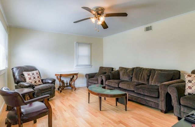 Wonderful Beach House Rental! Great Rate!