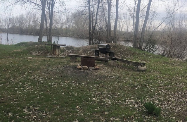 Wonderful campground in Caldwell with stunning views. Only 3 sites very private