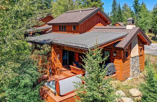 Wonderful Cottage |Ski In/Out | Private Hot Tub