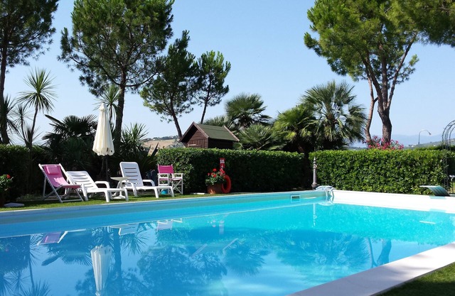 Atemberaubende Villa mit Garten und Pool - 90 Minuten von Rom