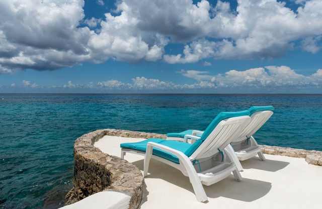 Miramar # 404, moderne Oceanfront 2 Zim Eigentumswohnung, North Shore, Great Schnorcheln!