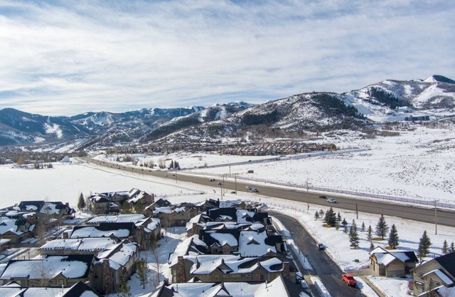 Wonderful Family Ski Retreat with Free Transit to Lifts