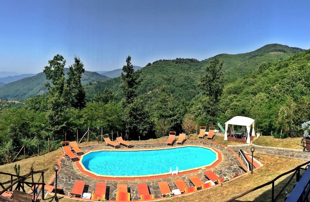 Grosszügige Wohnung in Villa Eleonora, mit Swimmingpool und umgeben von Bergen