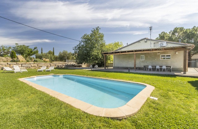 Wonderful Holiday Home Mas de l' Anneta