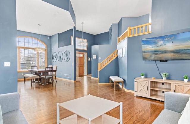 Wonderful home in prime Rosemount location.