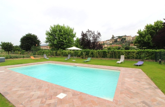 Alleinstehendes Ferienhaus mit W-LAN, Klimaanlage, privatem Pool, TV, Terrasse, bei Cortona