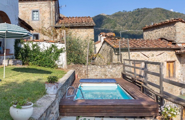 Wunderbares alleinstehendes Ferienhaus mit privatem Pool, Sauna, W-LAN, TV, Terrasse, Panoramablick