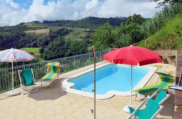 Alleinstehendes Ferienhaus mit Klimaanlage, privatem Pool, Innenhof, Haustiere erlaubt, Parkplatz