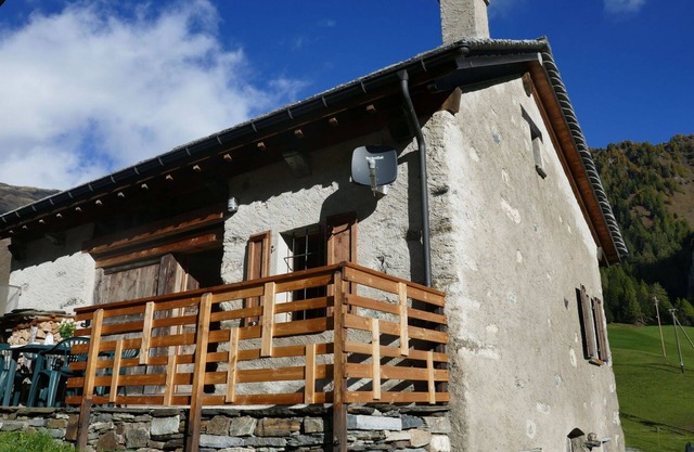 Alleinstehendes Ferienhaus mit W-LAN, TV, Haustiere erlaubt, Panoramablick, Parkplatz