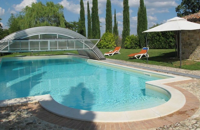 Wunderbares alleinstehendes Ferienhaus mit privatem Pool, W-LAN, TV, Haustiere erlaubt, Parkplatz