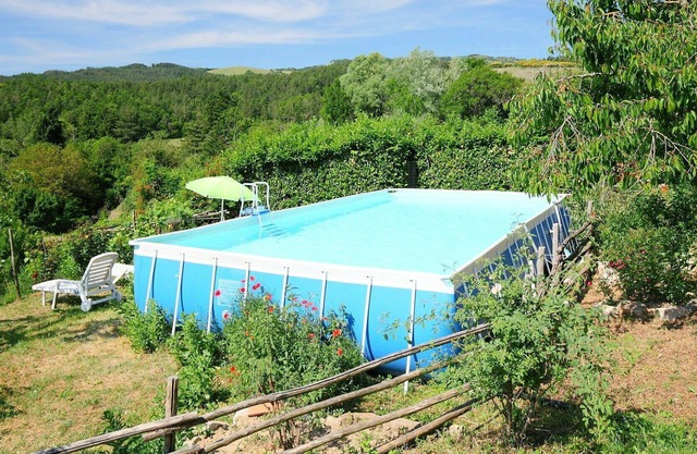 Alleinstehendes Ferienhaus mit privatem Pool, W-LAN, TV, Balkon, Haustiere erlaubt, Parkplatz