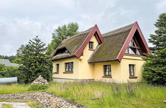 Atemberaubendes alleinstehendes Ferienhaus für 4 Gäste mit W-LAN, TV, Terrasse und Parkplatz