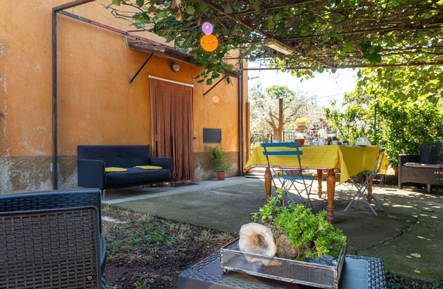 Alleinstehendes Ferienhaus mit W-LAN, Klimaanlage, TV, Innenhof, Haustiere erlaubt, Parkplatz
