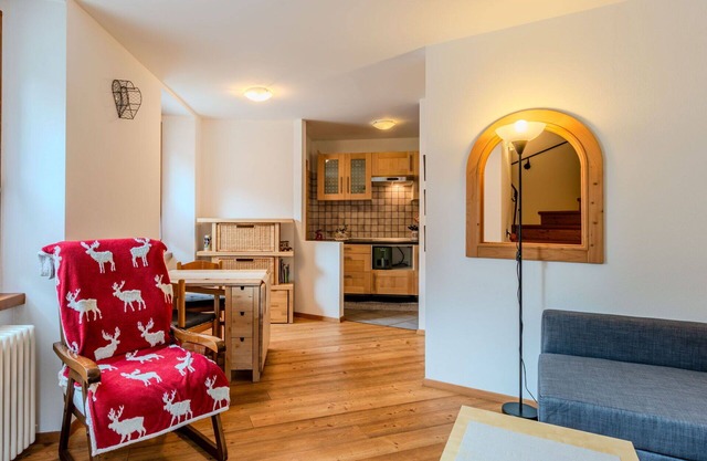 Atemberaubendes alleinstehendes Ferienhaus für 4 Leute mit W-LAN, TV, Balkon und Parkplatz